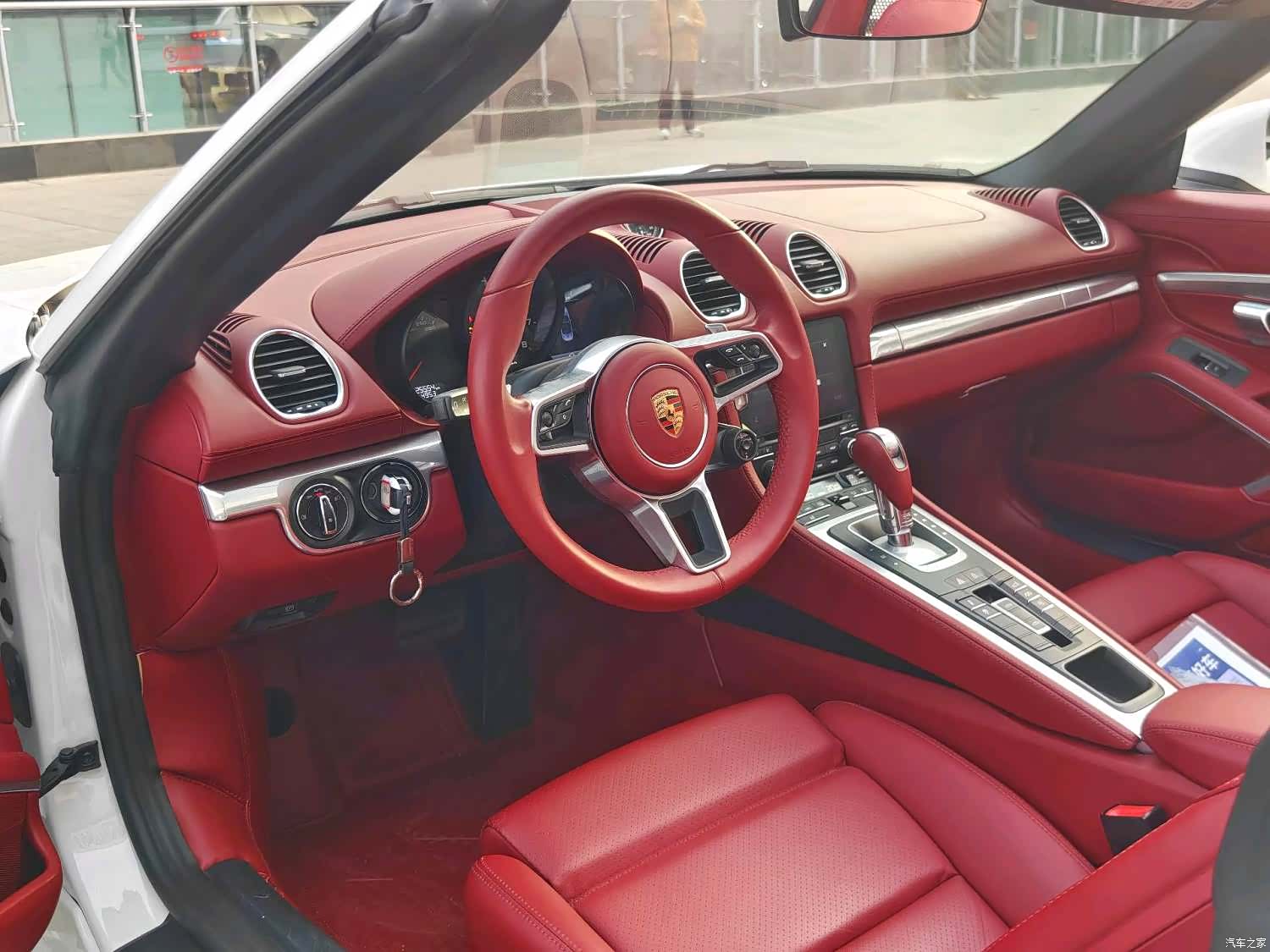 Porsche Boxster, 2023 все фото