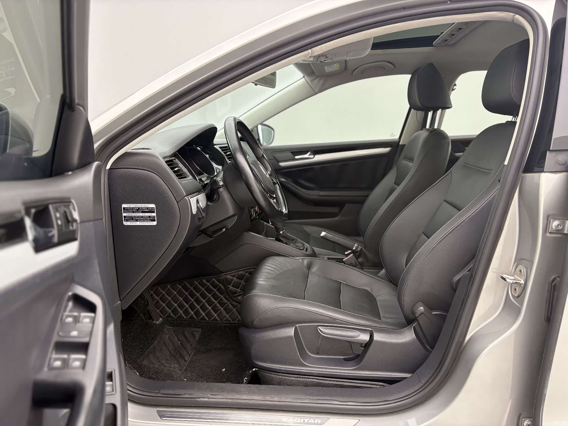 Volkswagen Sagitar, 2016 6