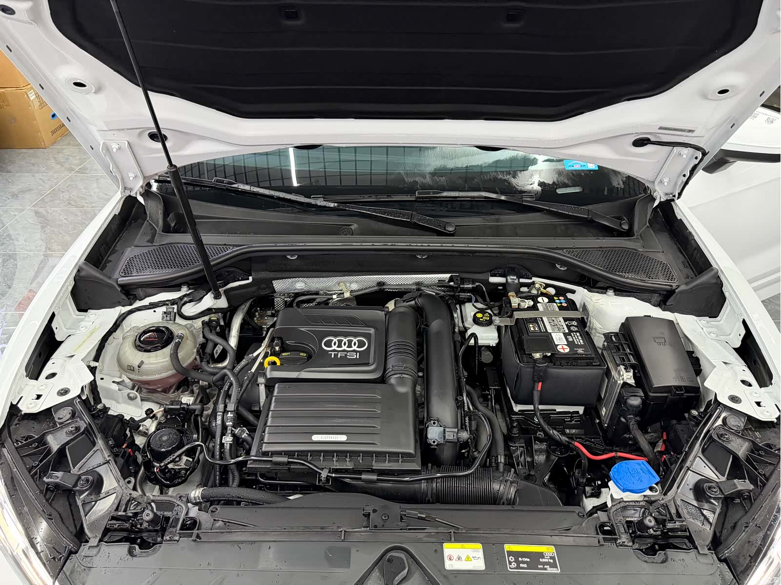 Audi Q2L, 2023 13