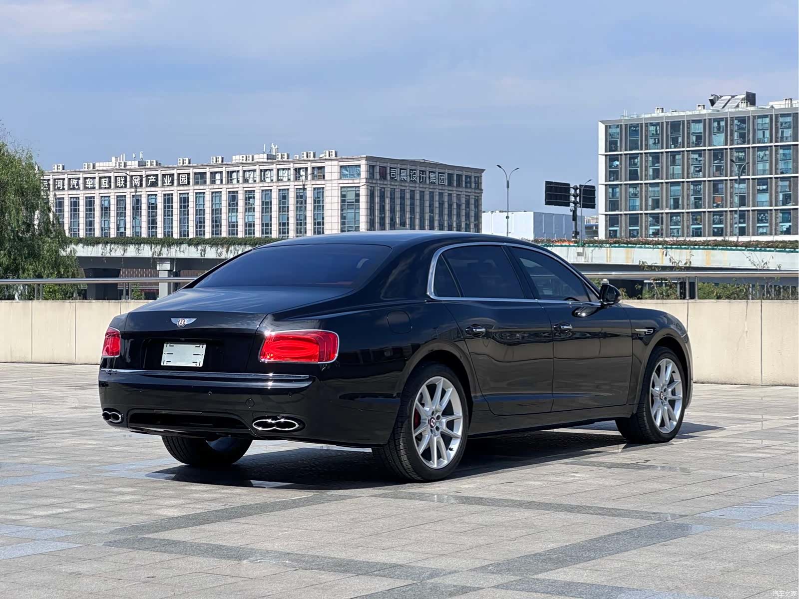 Bentley Flying Spur, 2019 12