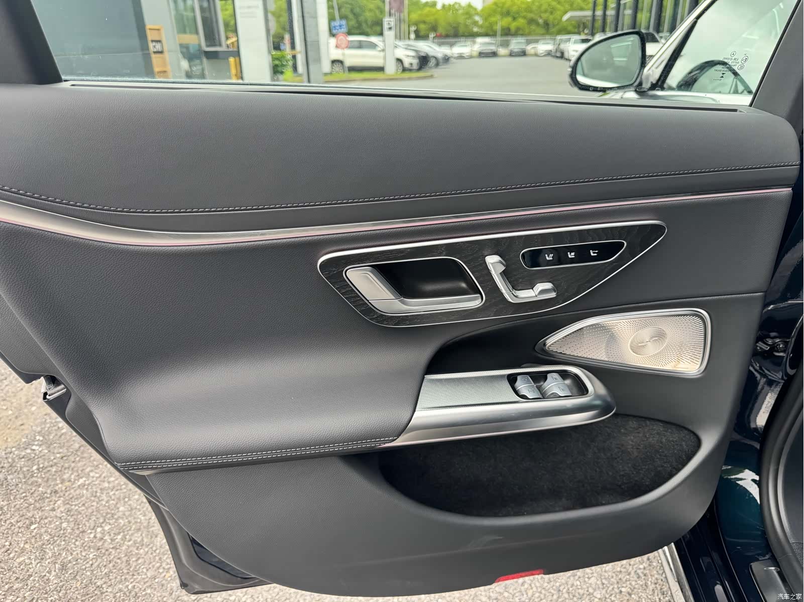 Mercedes-Benz E-Class, 2024 14