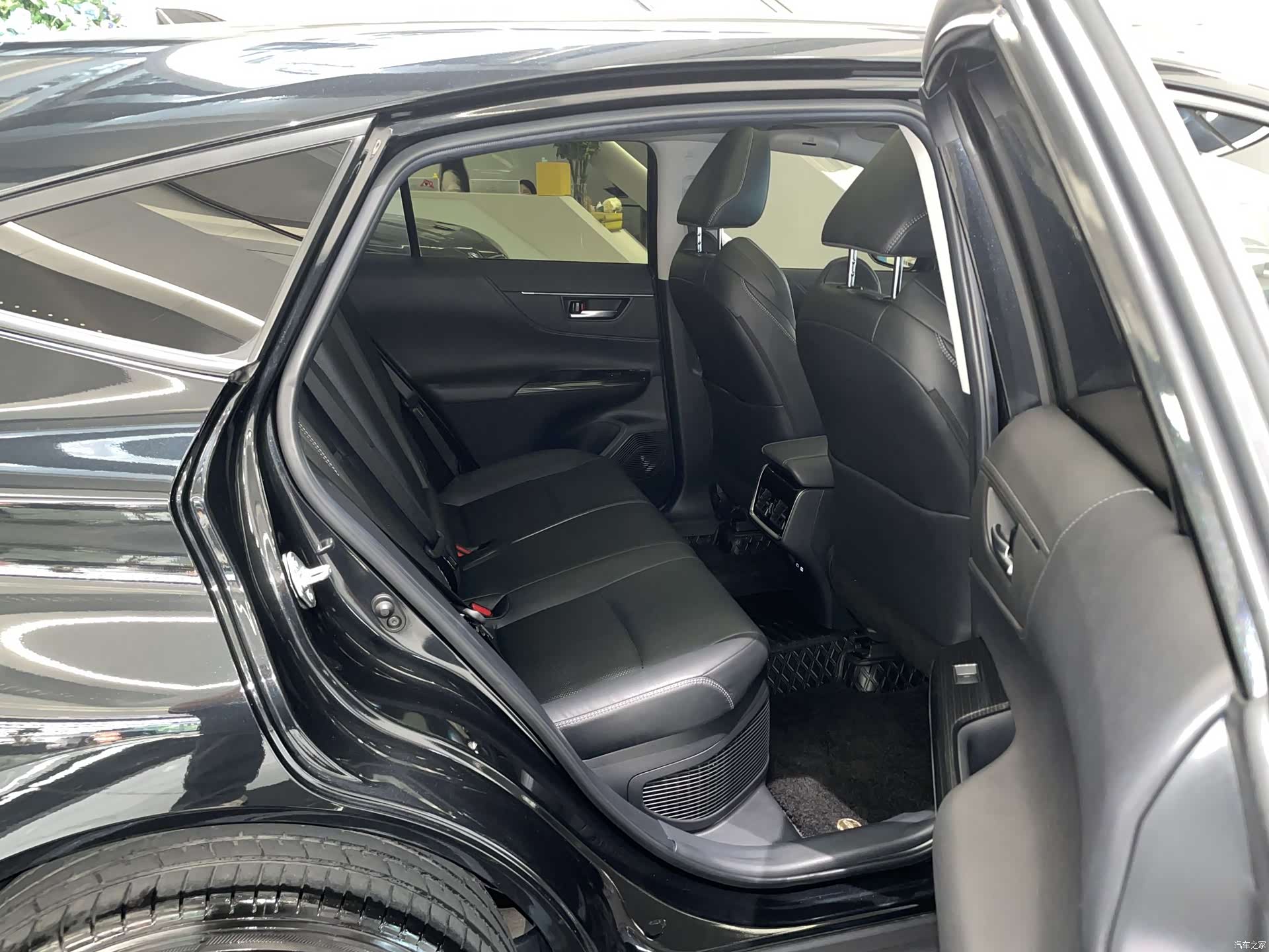 Toyota Venza, 2023 13