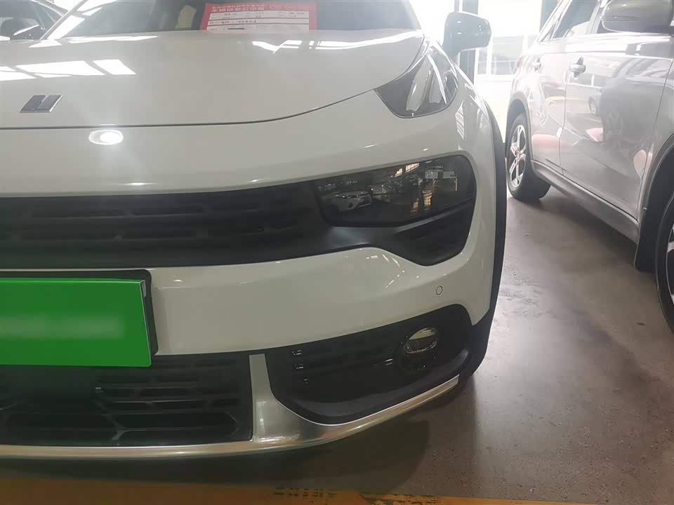 Lynk & Co 02