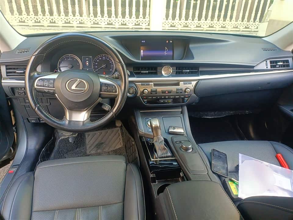 Lexus ES