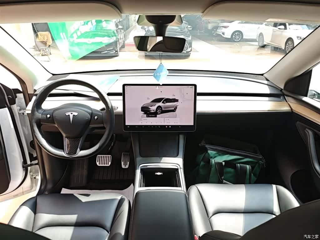 Tesla Model Y, 2022 10
