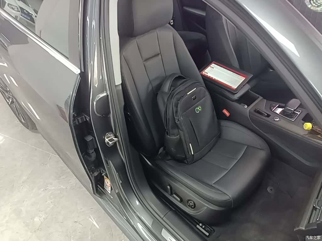 Audi A4L, 2023 25