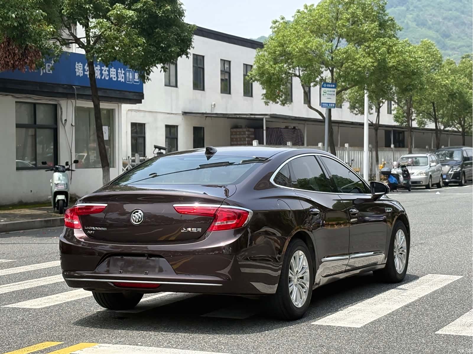 Buick LaCrosse, 2018 все фото