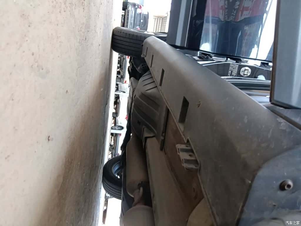 DongFeng AX7, 2017 21
