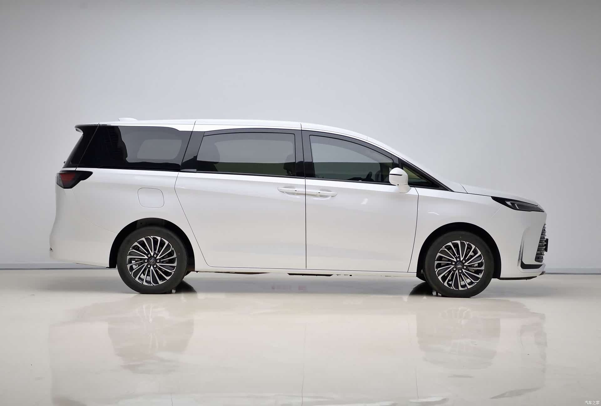 Buick GL8, 2025 6
