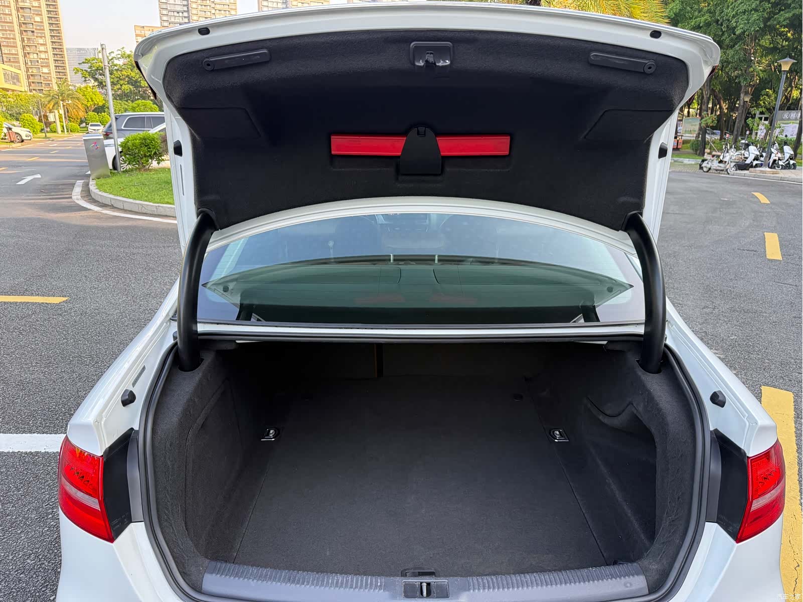 Audi A4L, 2016 24