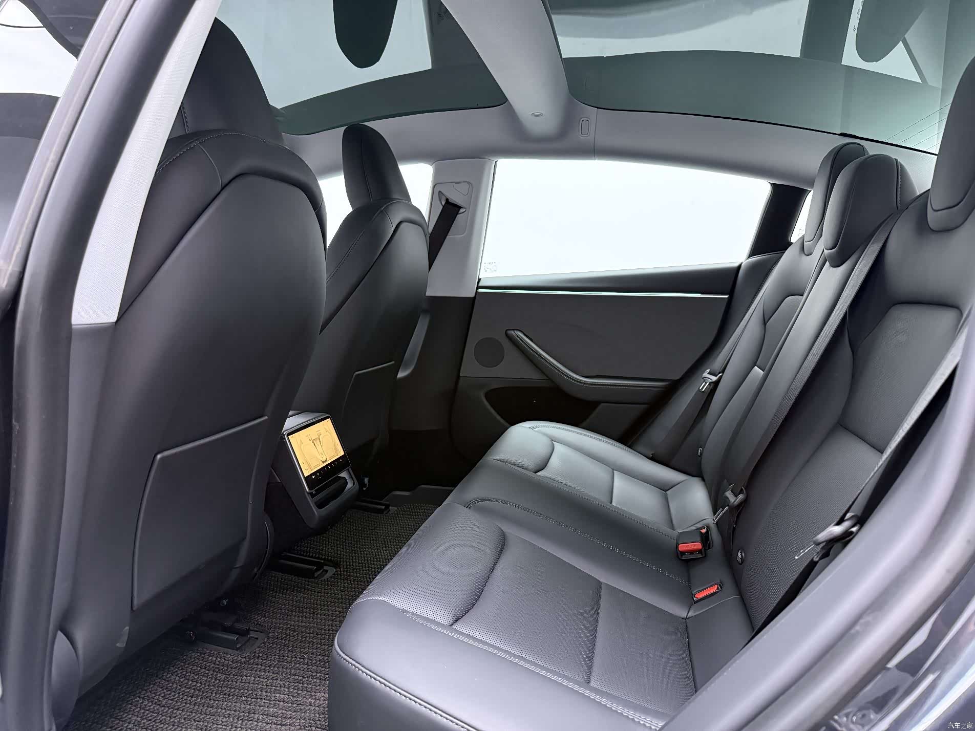 Tesla Model 3, 2024 9
