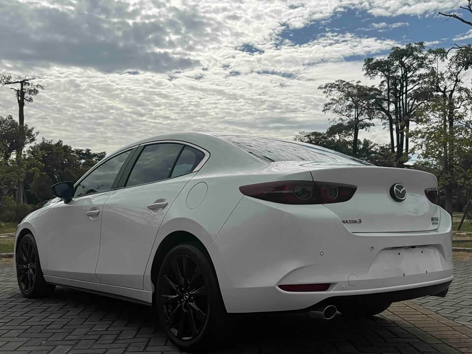 Mazda 3 Angkesaila