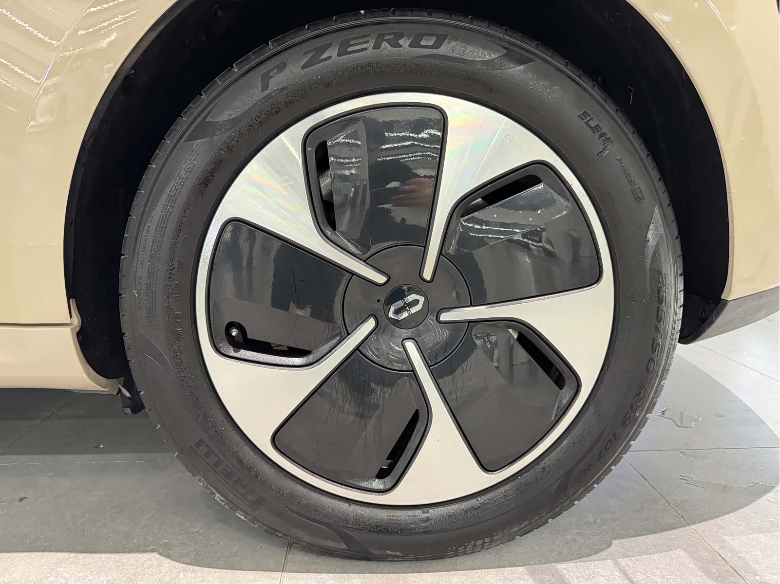 AITO M5, 2022 10