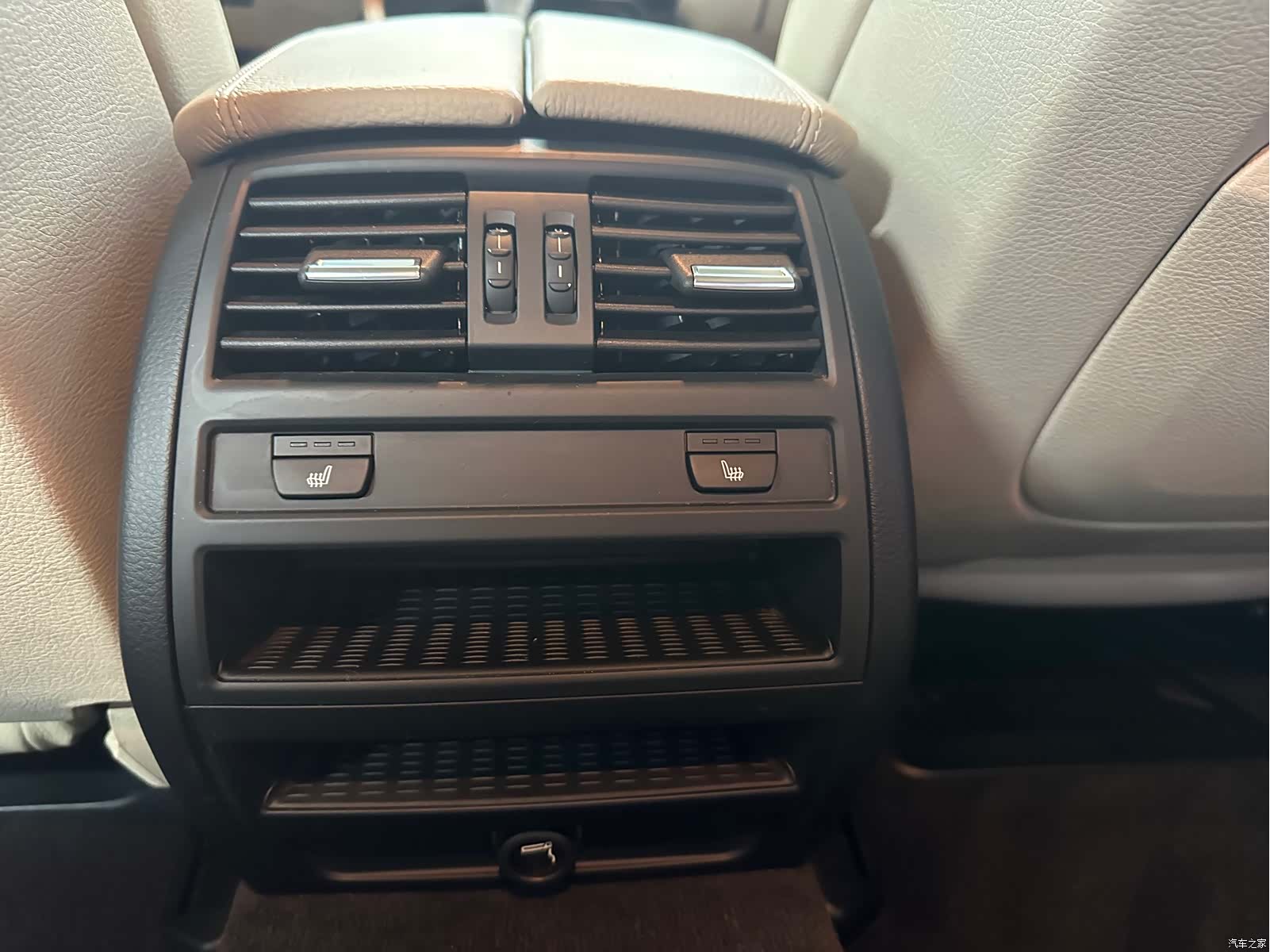 BMW 5 Series, 2012 21