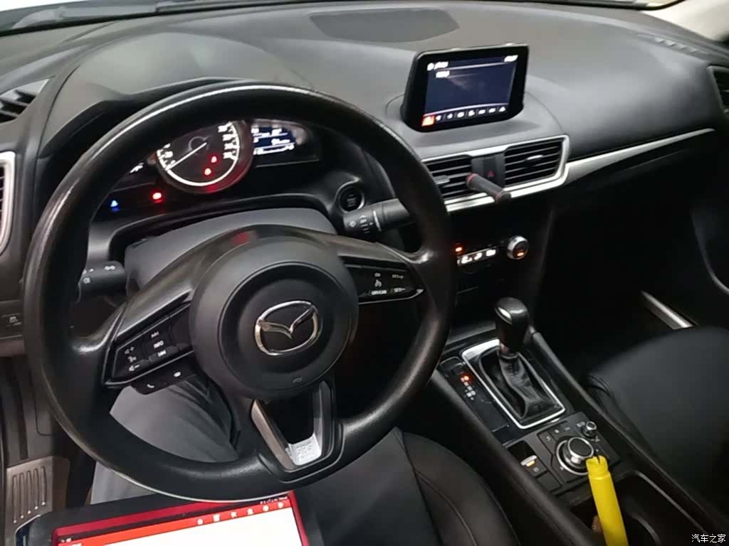 Mazda Mazda3, 2019 10