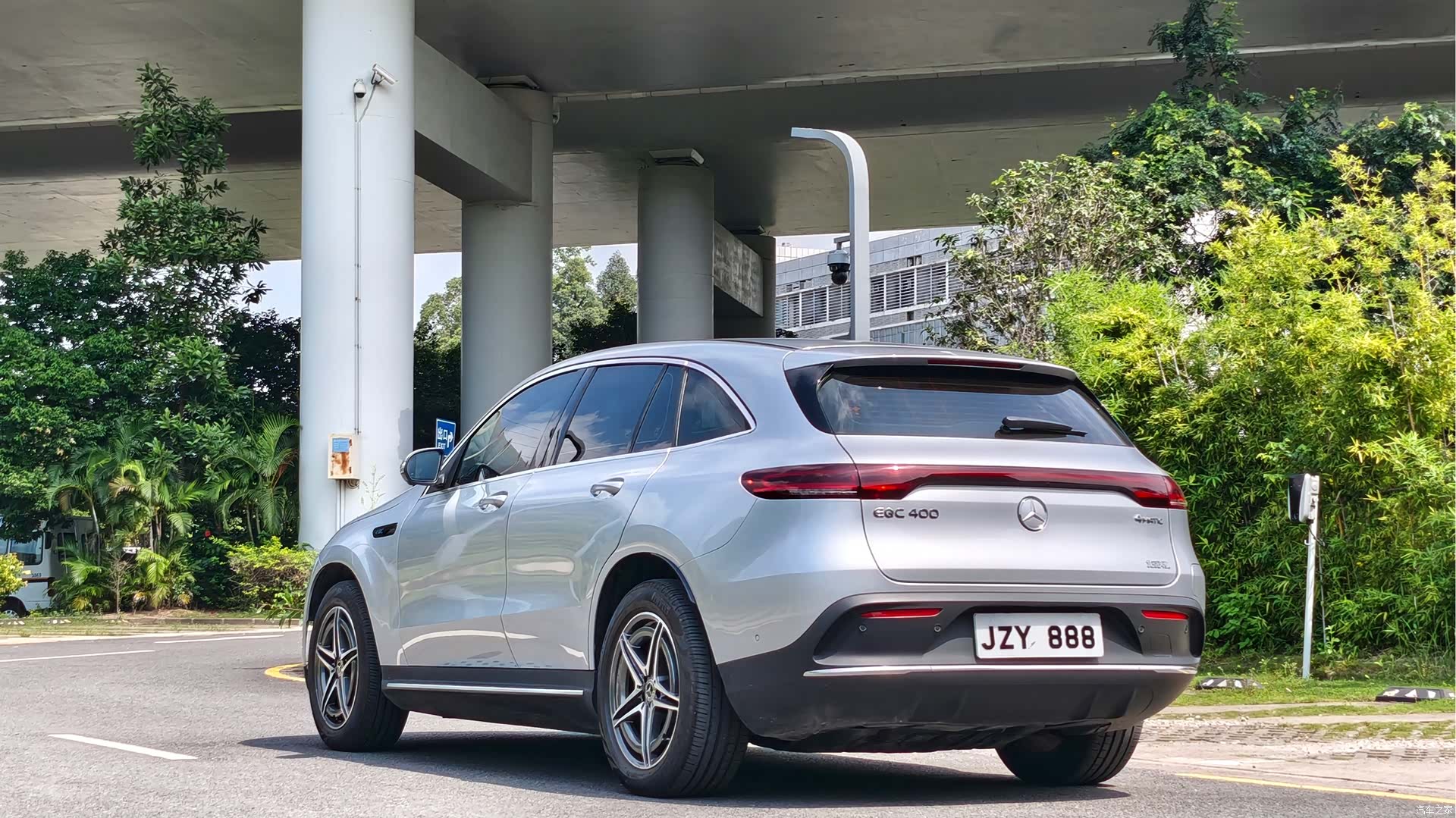 Mercedes-Benz EQC, 2020 все фото