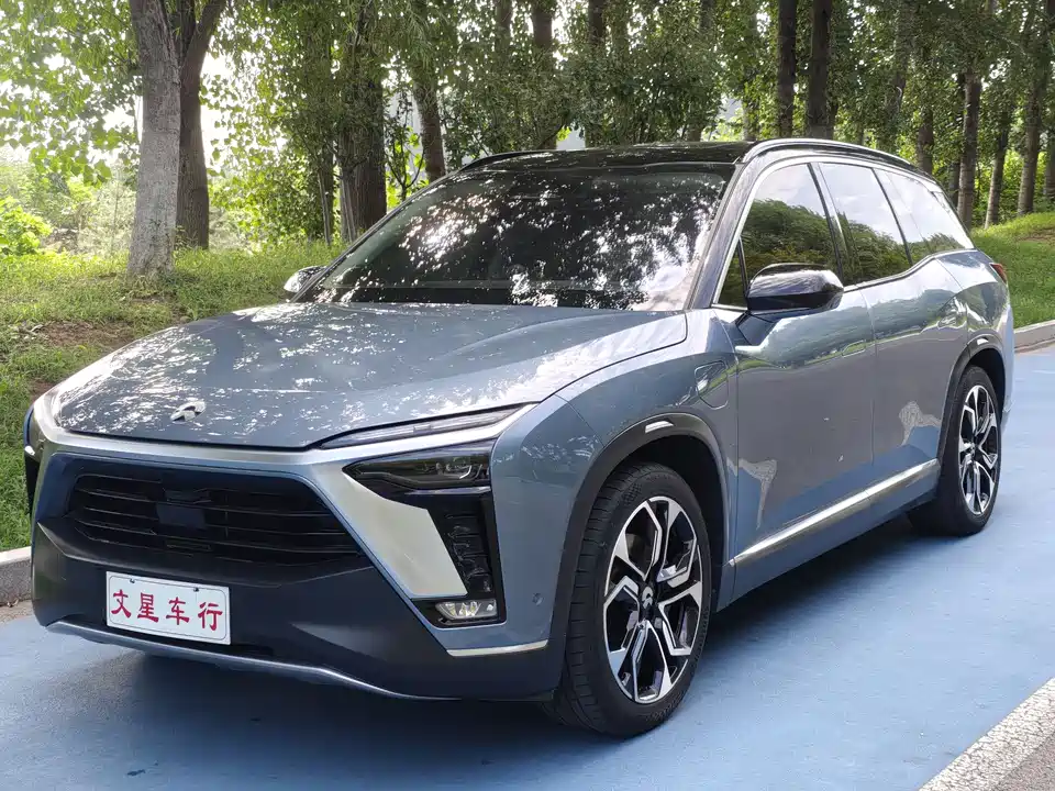 NIO ES8
