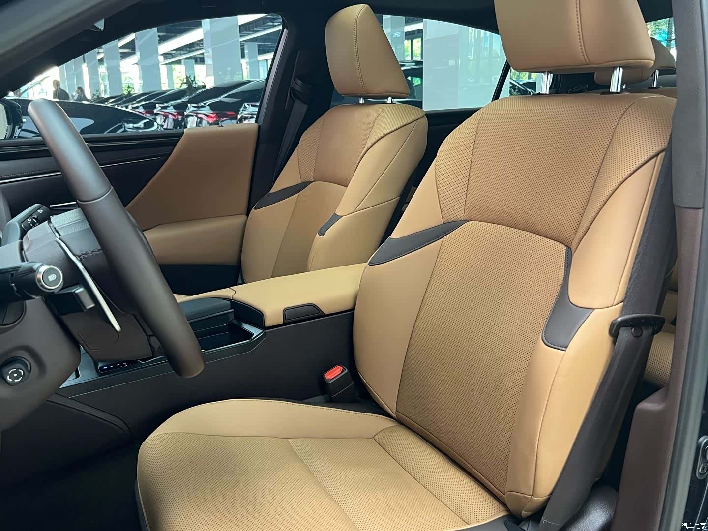 Lexus ES, 2021 9