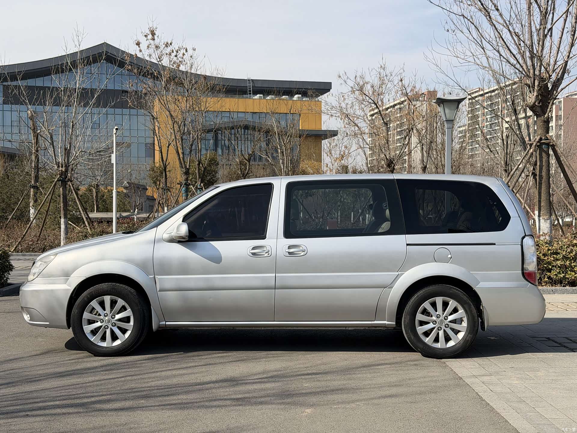Buick GL8, 2016 10