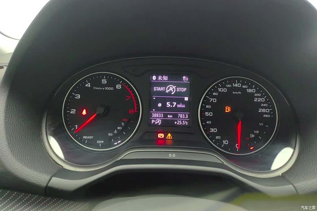 Audi Q2L, 2023 14