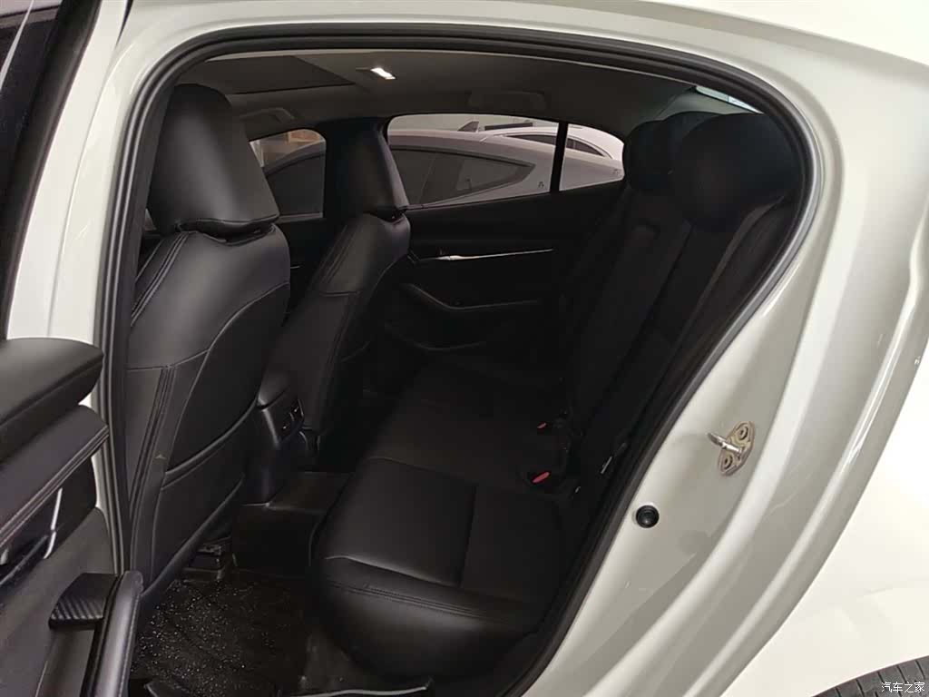 Mazda Mazda3, 2021 17