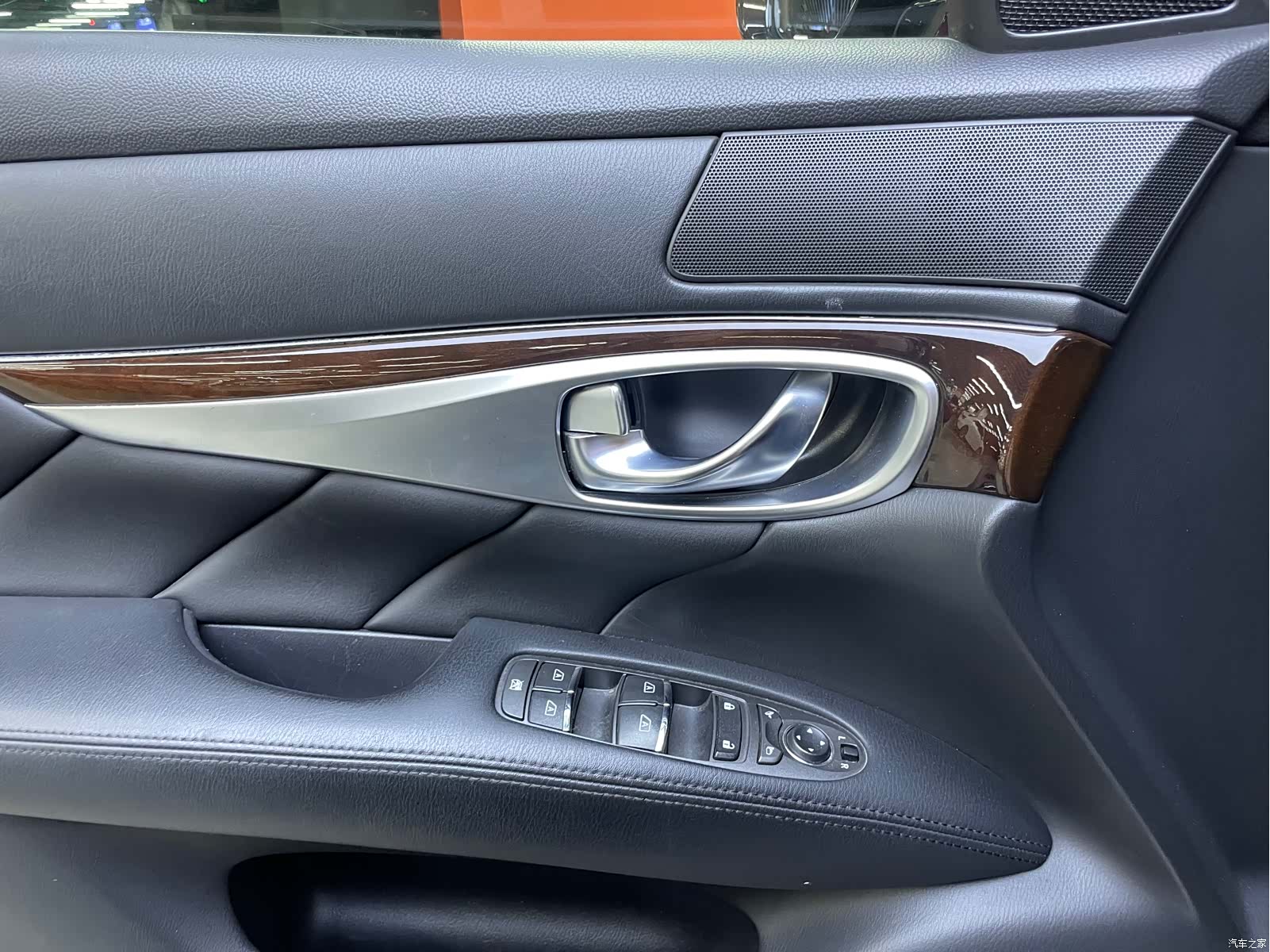 Infiniti Q70, 2020 13