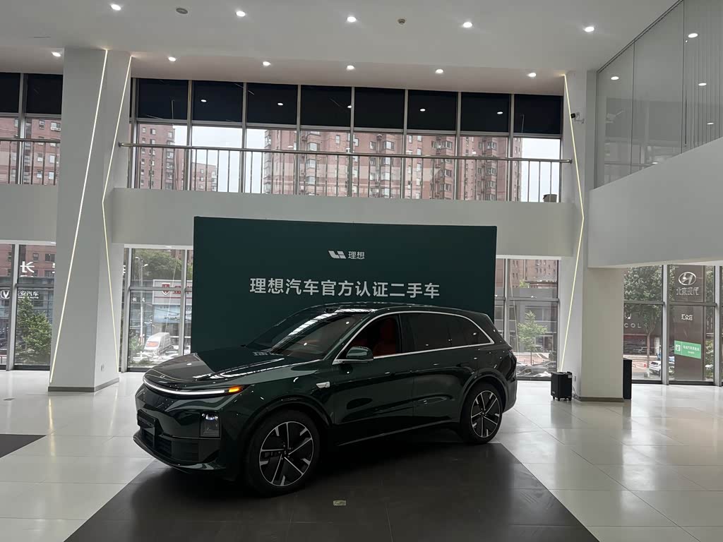 Li Auto L6