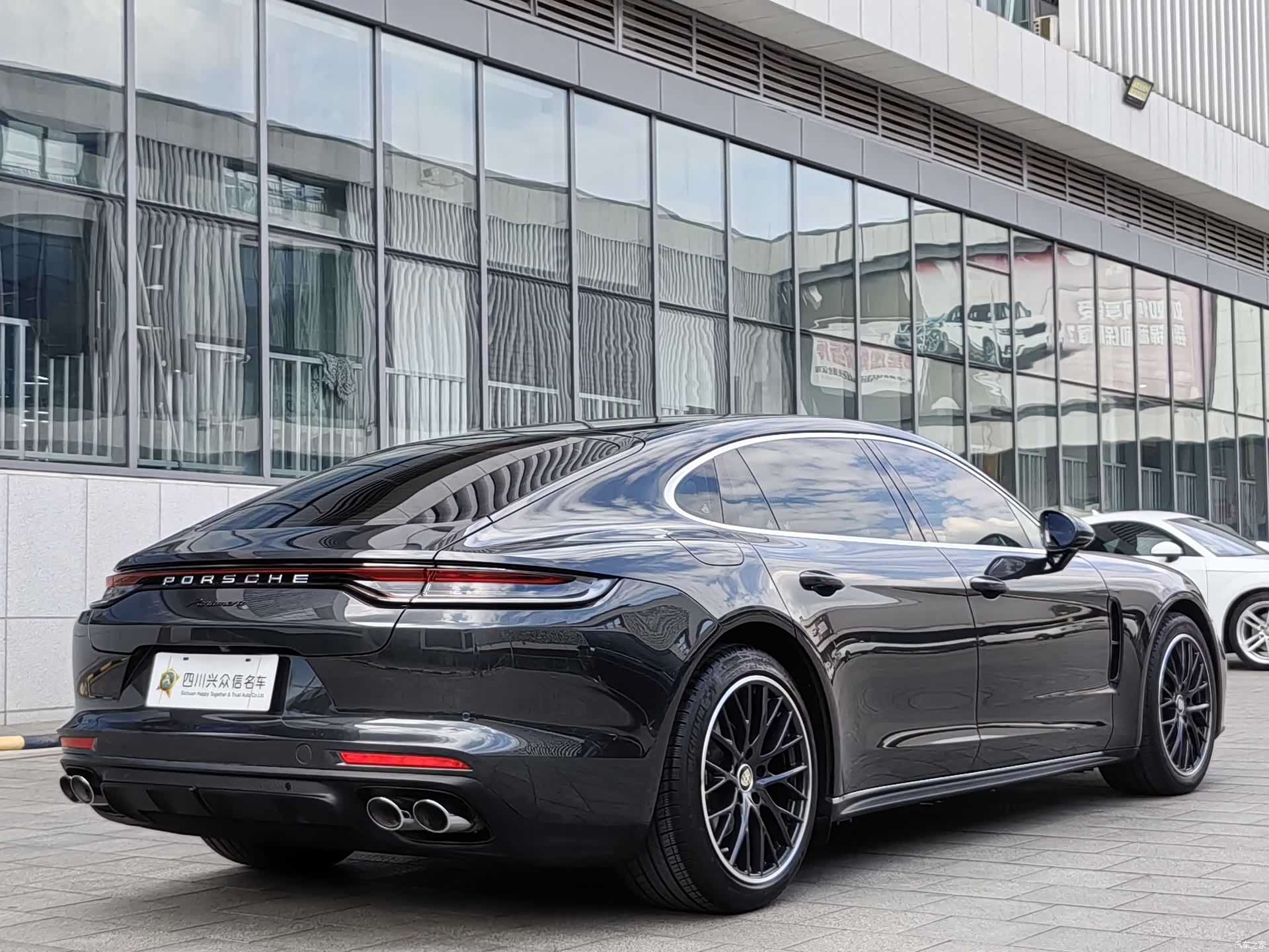 Porsche Panamera, 2022 7