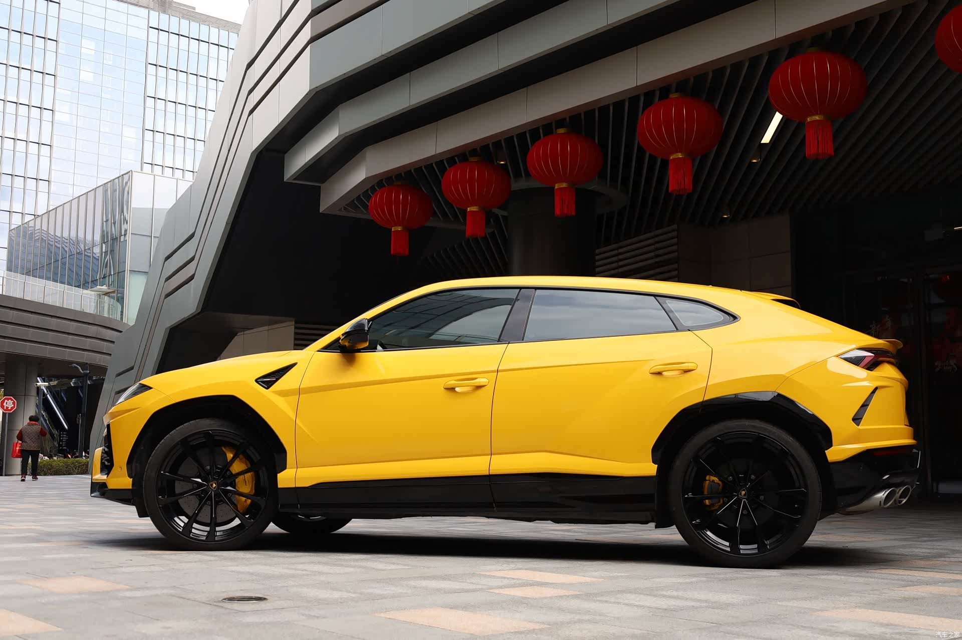 Lamborghini Urus, 2022 3