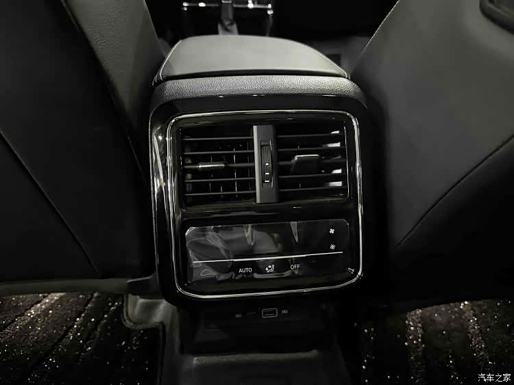 Volkswagen Passat, 2026 14