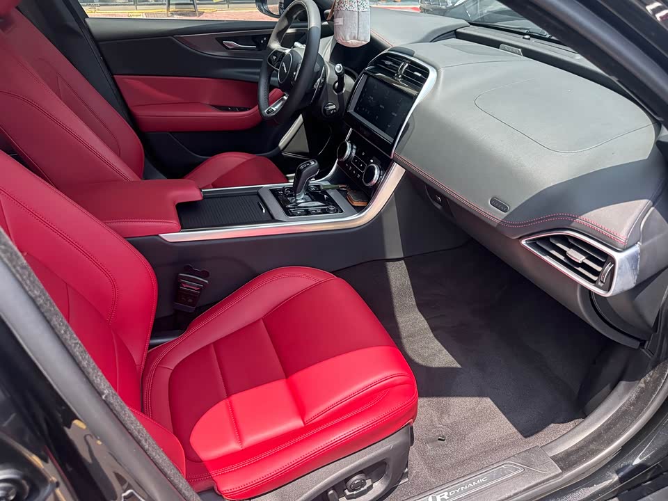 Jaguar XEL Jaguar XEL