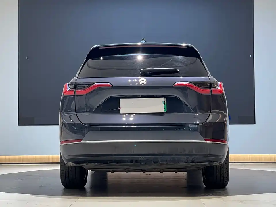 NIO ES8