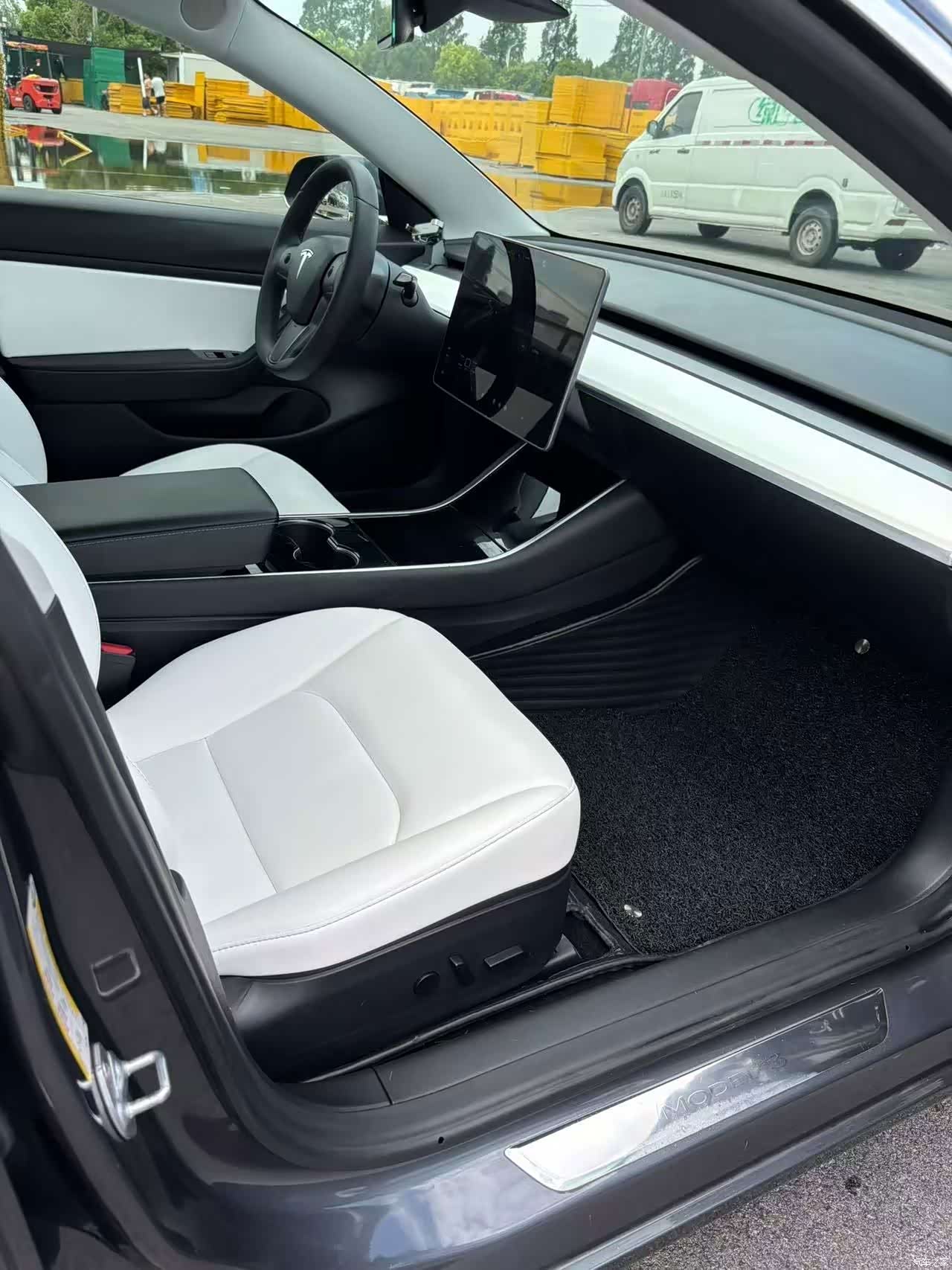 Tesla Model 3, 2020 все фото