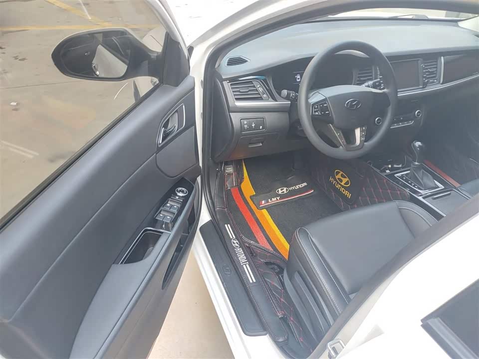 Hyundai Name picture