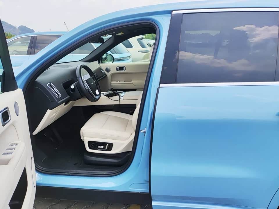 Li Auto Ideal L8