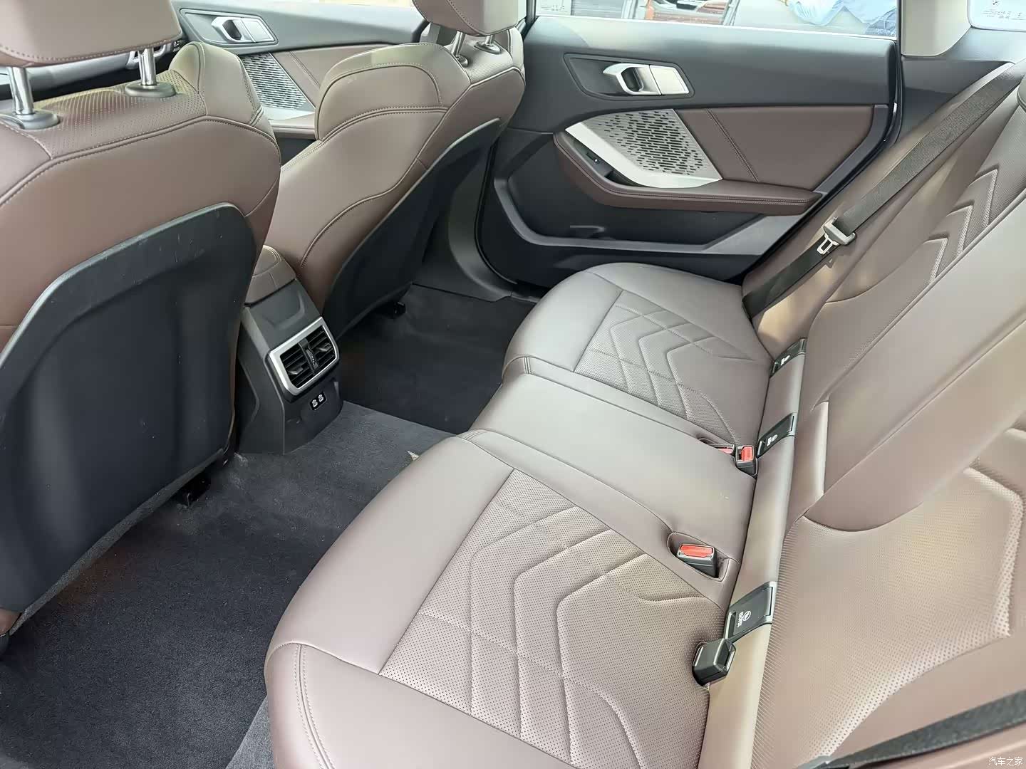 BMW 2 Series, 2025 10