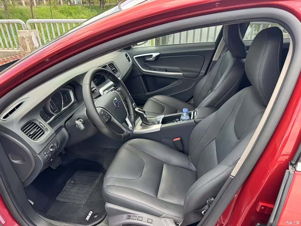 Volvo V60, 2016 13