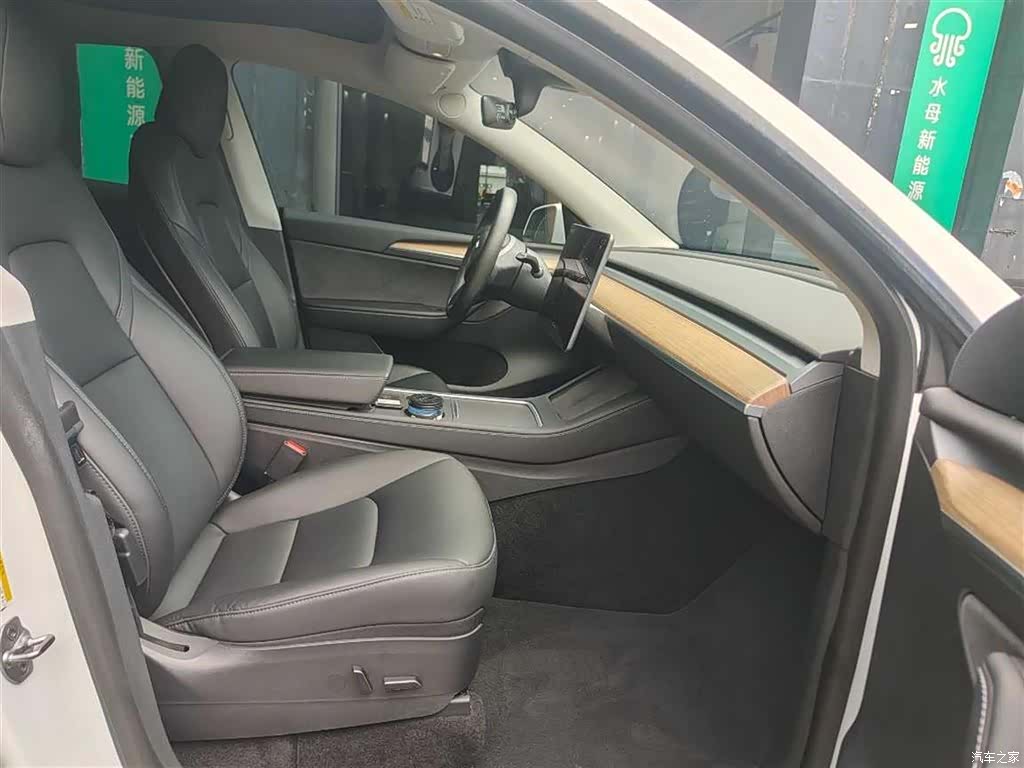 Tesla Model Y, 2022 12