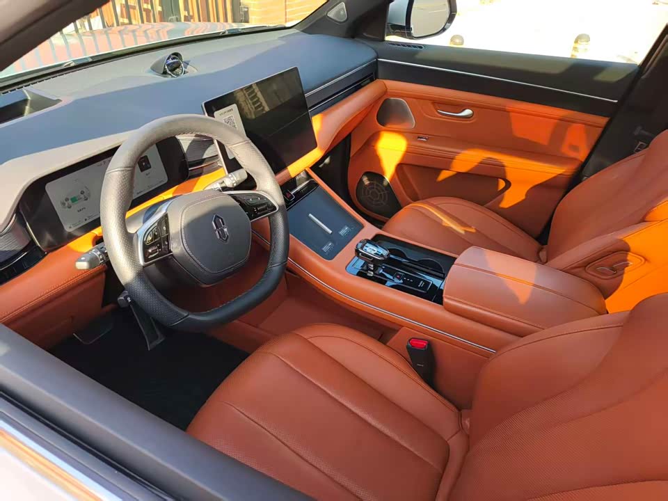 AITO Ask the world M7