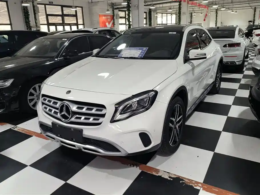 Mercedes-Benz GLA