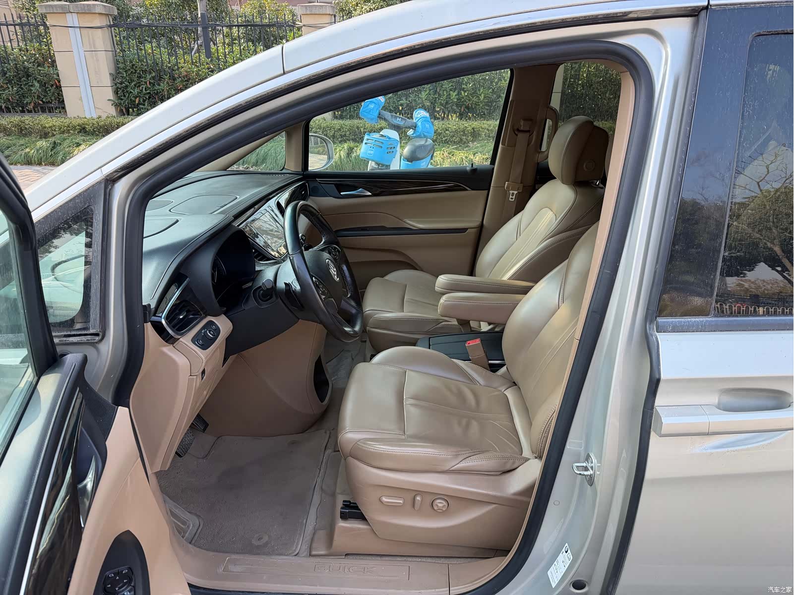 Buick GL8, 2019 6