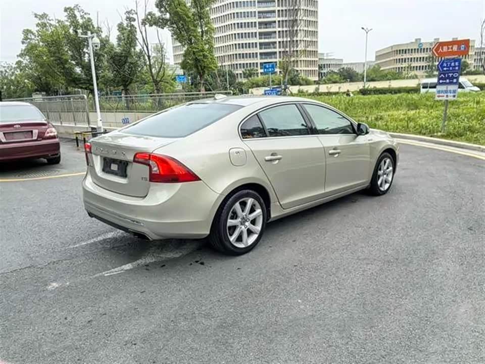 Volvo S60