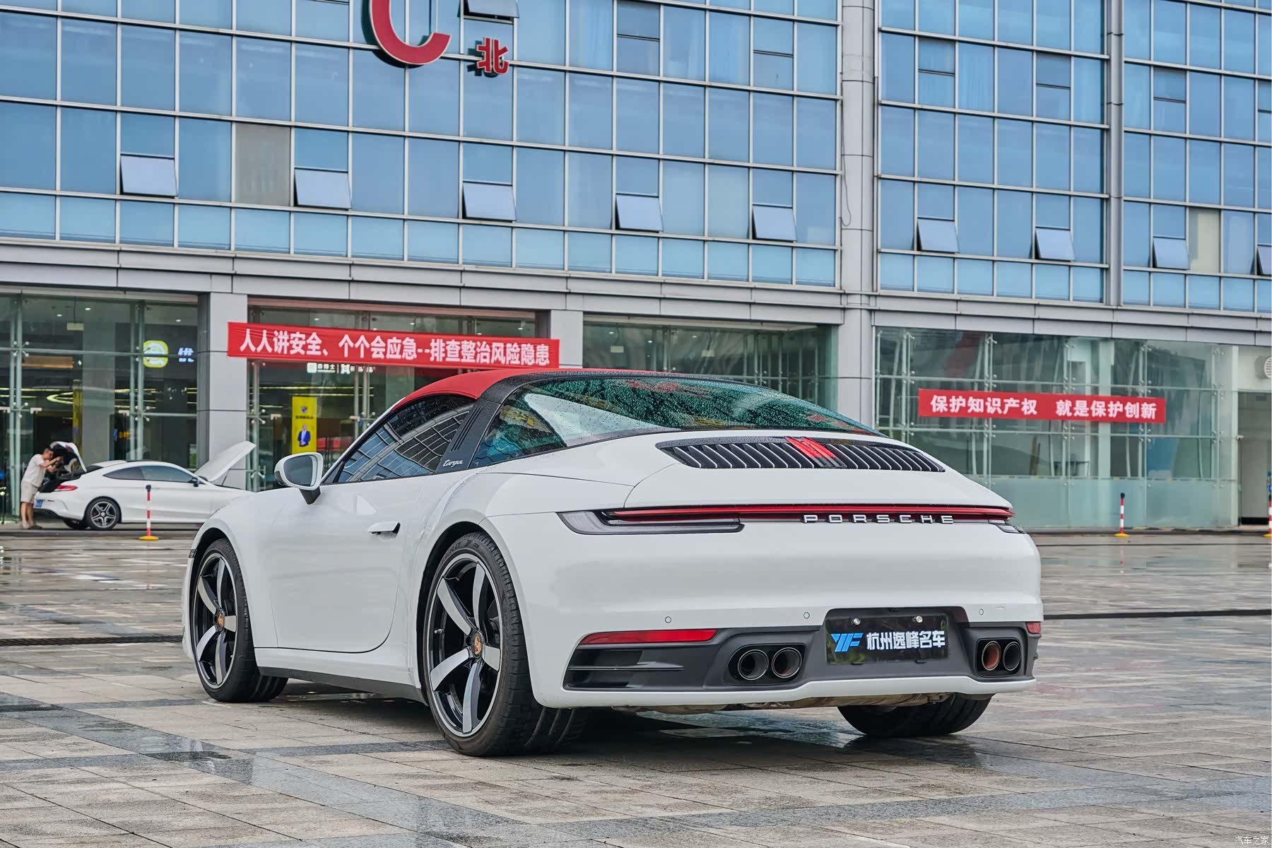 Porsche 911, 2024 16