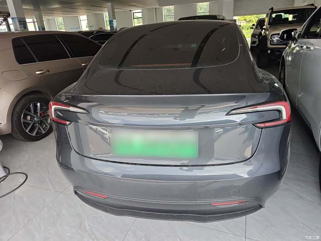 Tesla Model 3, 2025 6