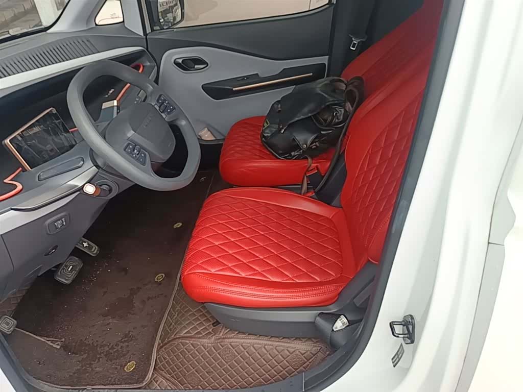 Wuling NanoEV, 2022 13