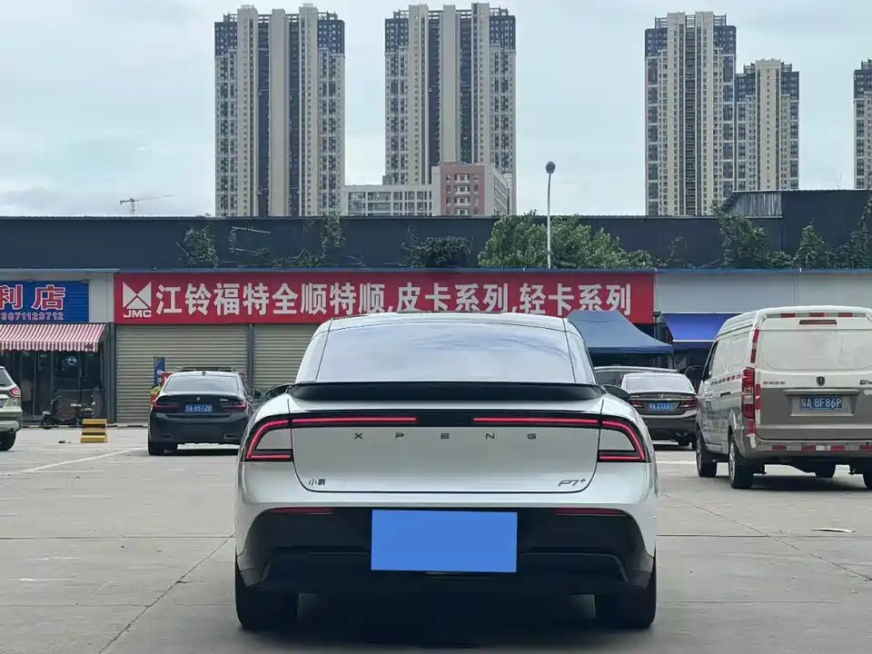 XPENG P7+