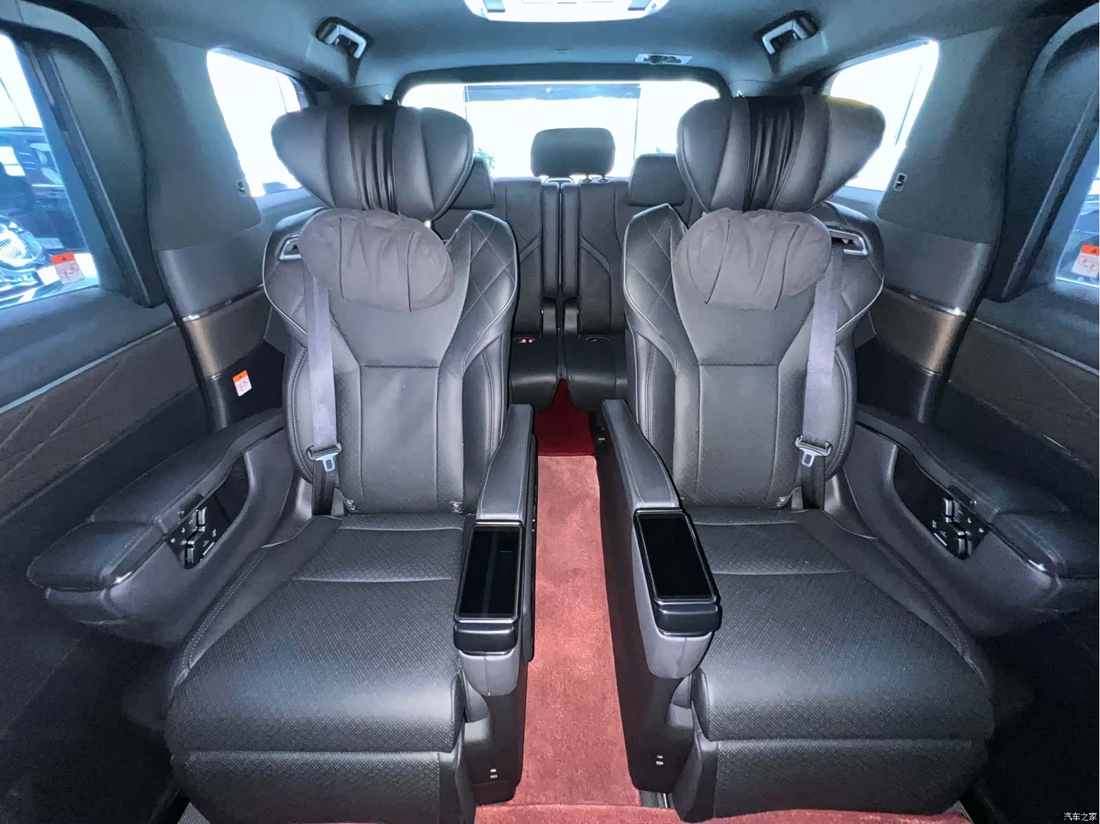 Toyota Vellfire, 2024 22