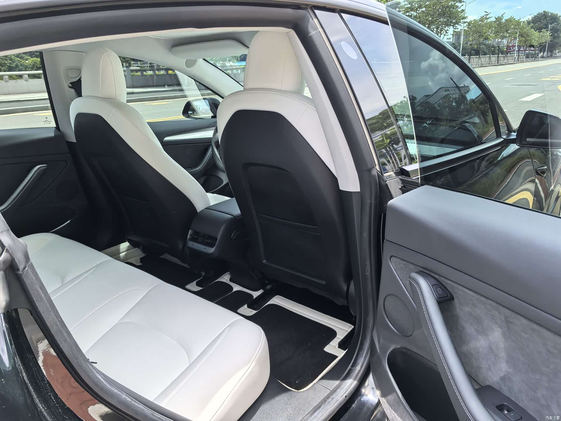 Tesla Model 3, 2022 9