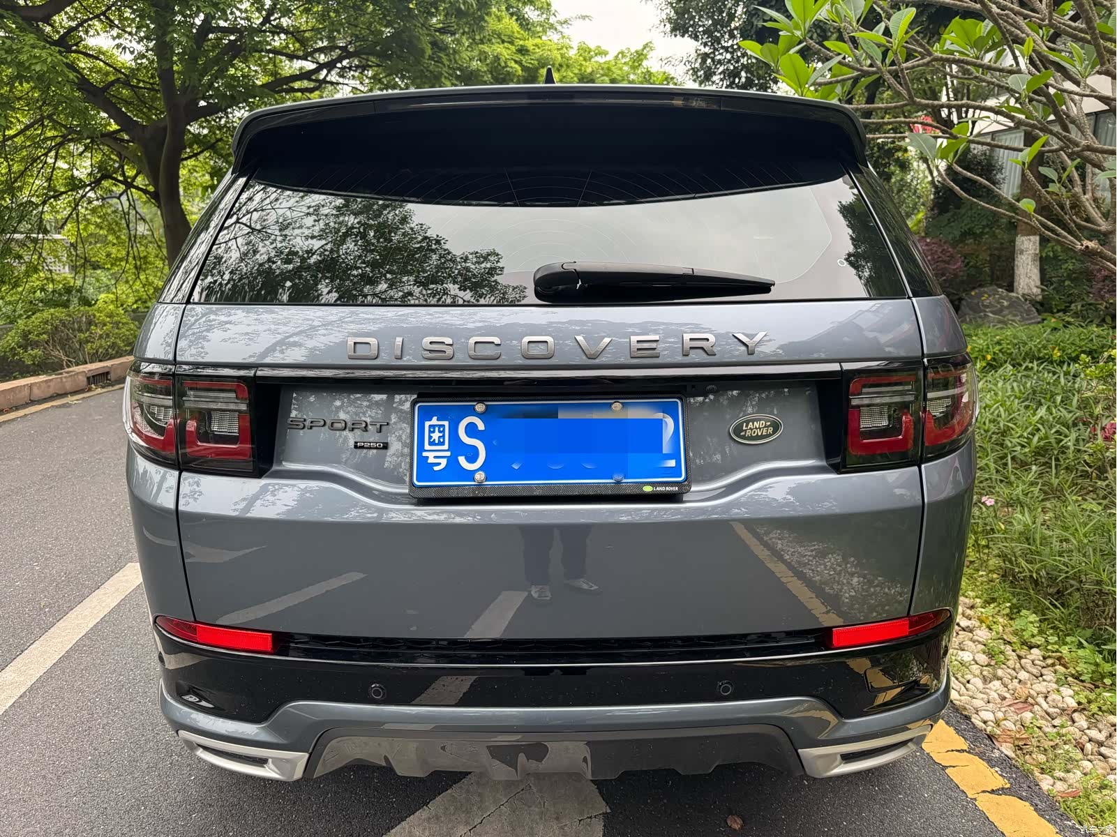 Land Rover Discovery, 2023 все фото