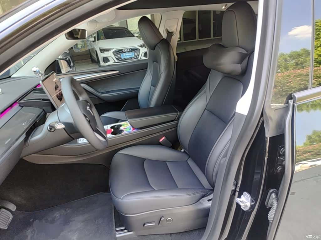 Tesla Model Y, 2023 15